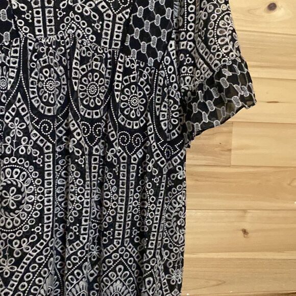 Akemi & Kin Anthropologie Size 2 Oversized Brooke Eyelet Dress - Picture 8 of 14